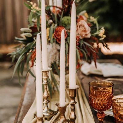 wedding table decorations with candles and flowers